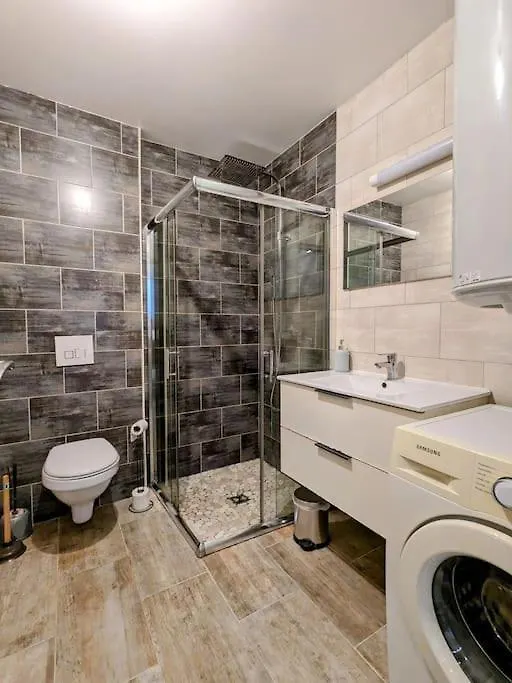 Nationale 7, Route Des Vacances Le Coteau Apartment